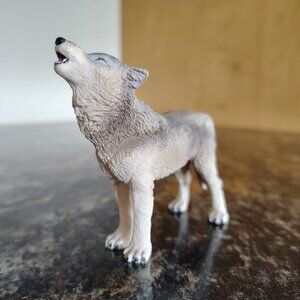 Papo Howling Wolf Figure 2015 Wild Animal Kingdom Realistic Grey Wolf Toy